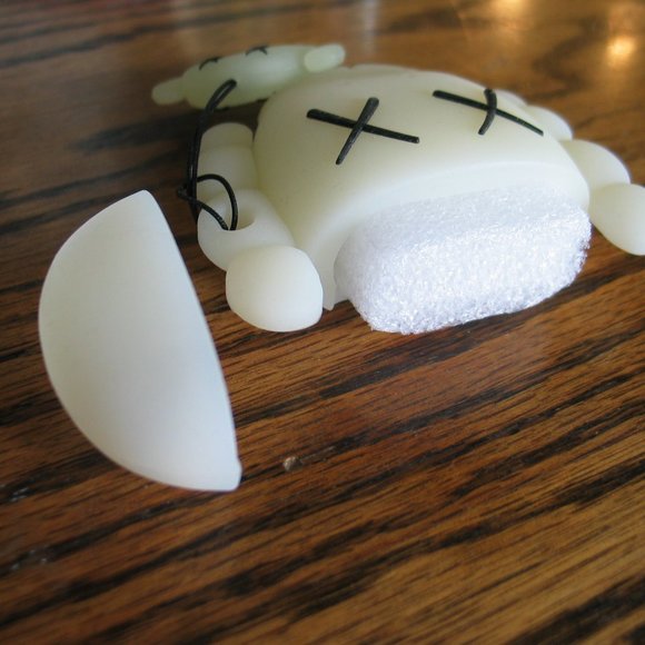 Airpod Case Glow-in-the-dark Silicone Used once - Picture 4 of 4